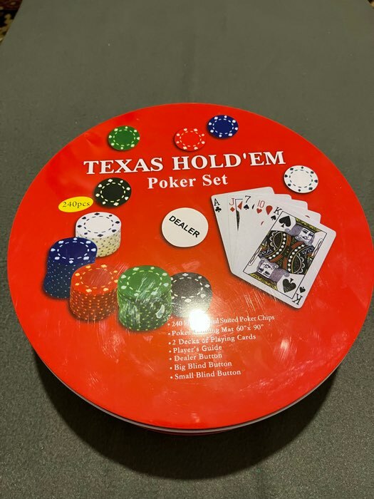 Фотография покупателя товара Покер, набор для игры (карты 2 колоды, фишки 240 шт.), 60 х 90 см - Фото 4