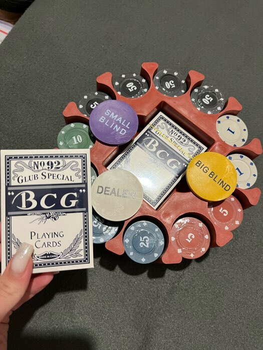 Фотография покупателя товара Покер, набор для игры (карты 2 колоды, фишки 240 шт.), 60 х 90 см - Фото 3