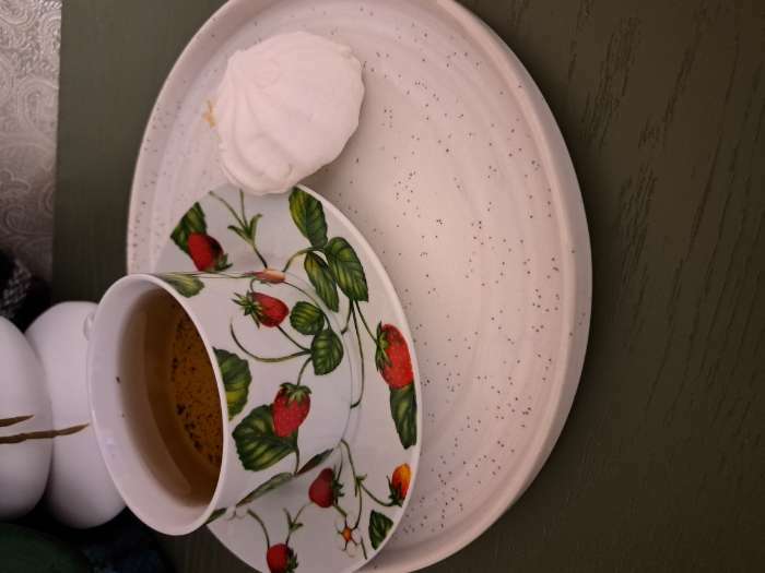 Фотография покупателя товара Тарелка фарфоровая обеденная Magistro Urban, d=22,5 см, цвет белый в крапинку - Фото 3