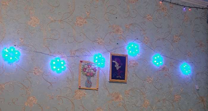 Фотография покупателя товара Гирлянда «Нить» 2 м с насадками «Снежинка матовая», IP20, прозрачная нить, 36 LED, свечение синее, 220 В - Фото 4