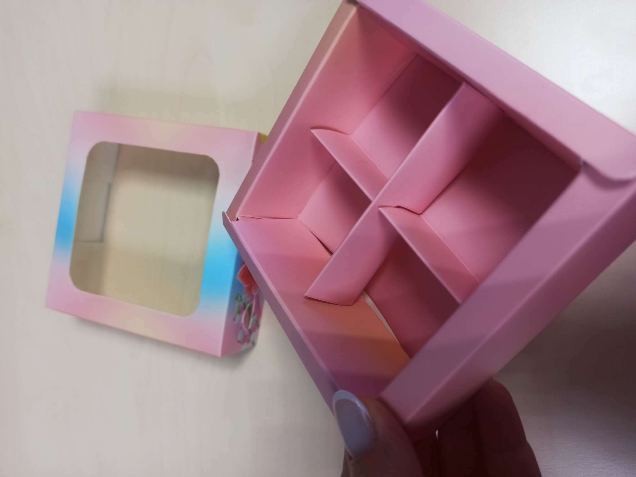 Фотография покупателя товара Коробка для конфет, кондитерская упаковка, 4 ячейки, «От всего сердца», 10.5 х 10.5 х 3.5 см - Фото 4