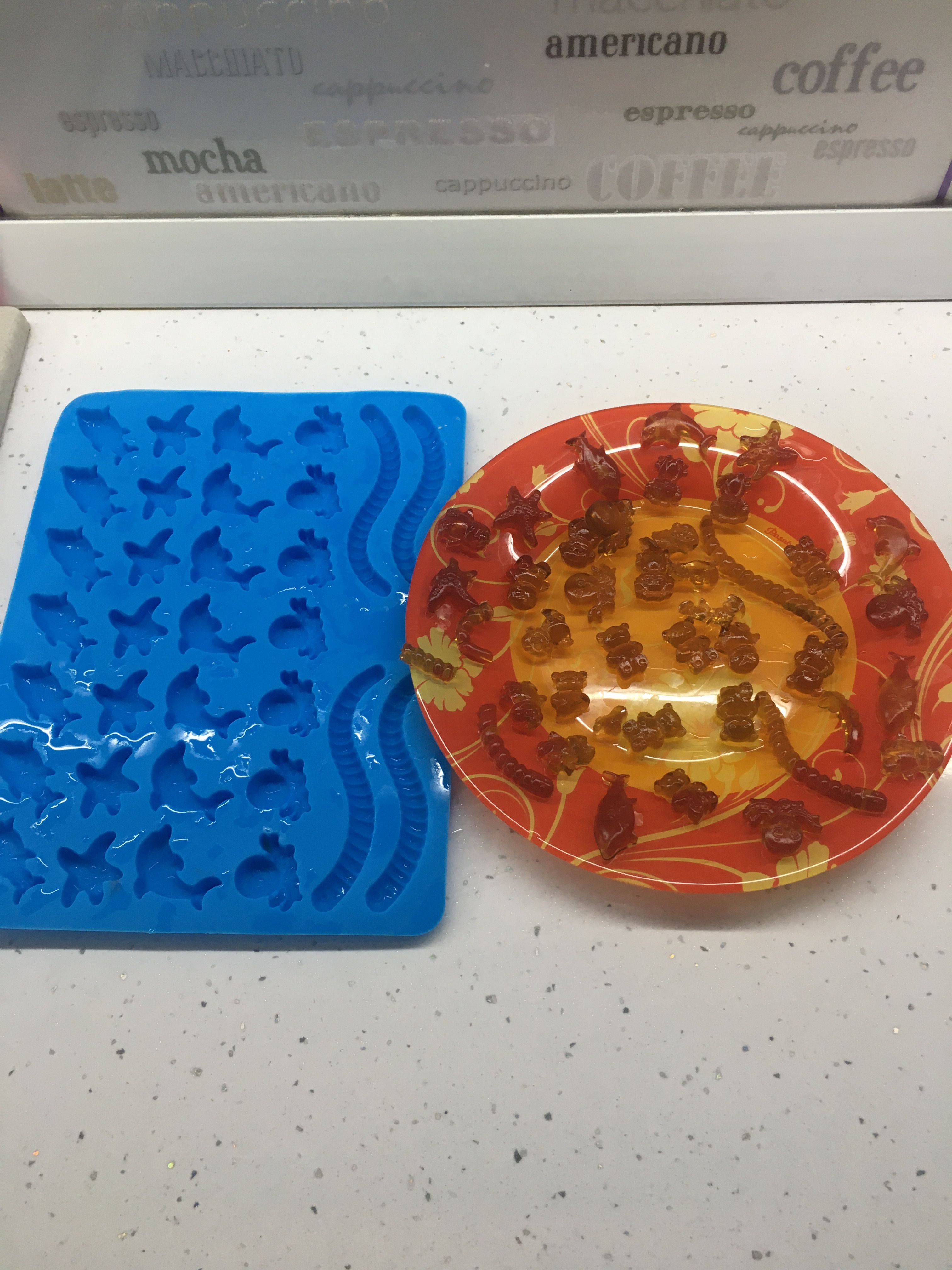 Фотография покупателя товара Форма для мармелада Доляна «Морские сладости», силикон, 22,3×17,2 см, 32 ячейки (2,7×2 см), цвет голубой