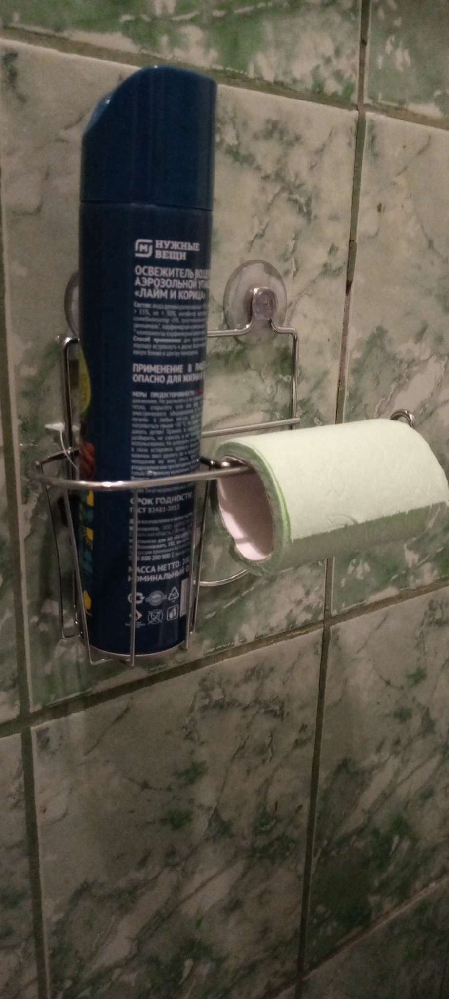 Фотография покупателя товара Держатель туалетной бумаги и освежителя воздуха для крепления на на присосках 2382753, хром, SORCOSA - Фото 1