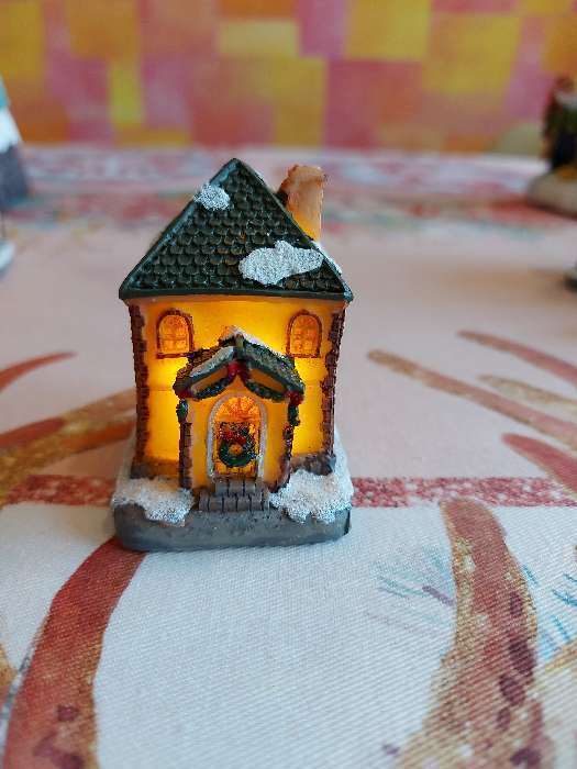Фотография покупателя товара Светодиодная фигура «Дом» 5 × 4 × 4 см, керамика, батарейки AG13х2, свечение тёплое белое - Фото 12