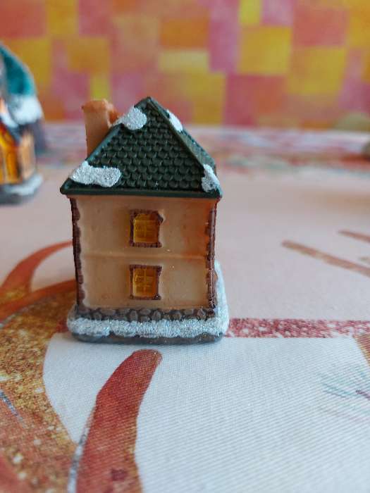 Фотография покупателя товара Светодиодная фигура «Дом» 5 × 4 × 4 см, керамика, батарейки AG13х2, свечение тёплое белое - Фото 11