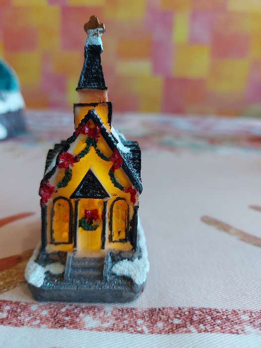 Фотография покупателя товара Светодиодная фигура «Дом с башней» 4.5× 8.5 × 6 см, керамика, батарейки AG13х2, свечение тёплое белое - Фото 12