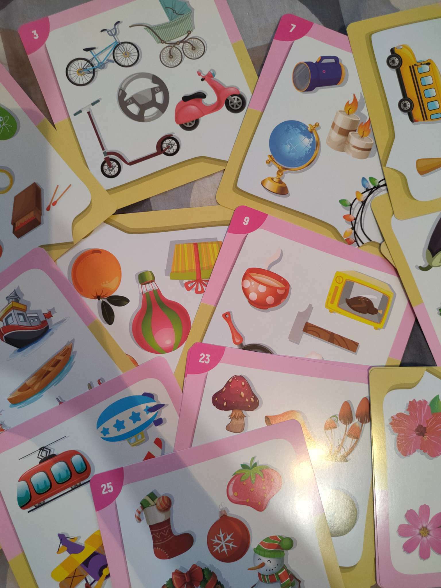 Фотография покупателя товара Настольная игра «Найди лишнее», 30 карточек