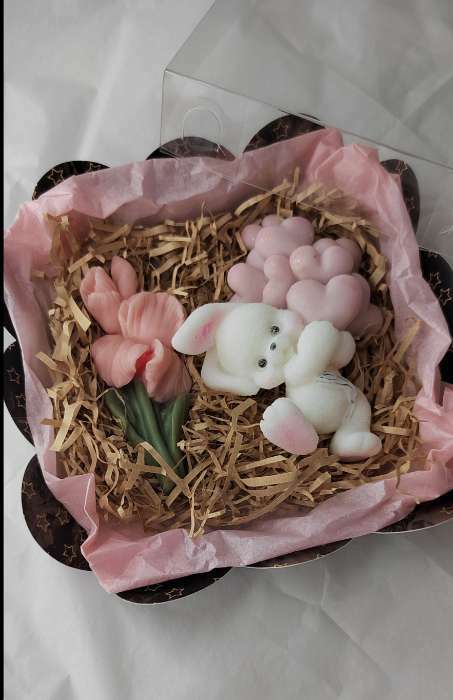 Фотография покупателя товара Коробка для кондитерских изделий с пластиковой крышкой «8 Марта», 10.5×10.5×3 см - Фото 10