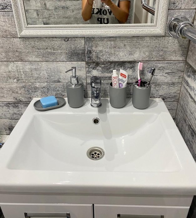 Фотография покупателя товара Набор аксессуаров для ванной комнаты «Тринити», 6 предметов (мыльница, дозатор для мыла, два стакана, ёрш, ведро), цвет серый - Фото 2
