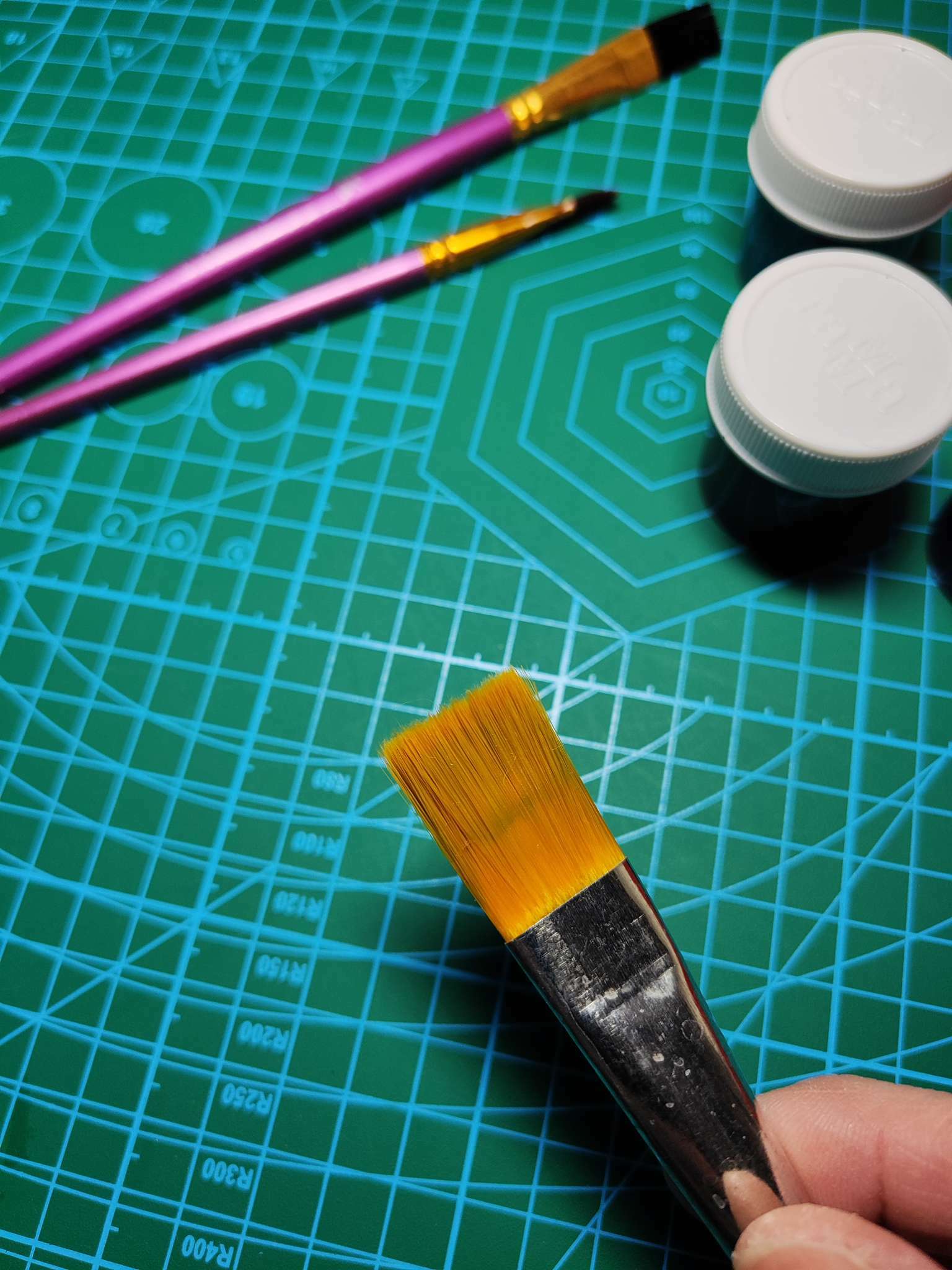 Фотография покупателя товара Кисть для рисования, Синтетика Плоская №22 (ширина обоймы 22 мм; длина волоса 21 мм), деревянная ручка, Calligrata