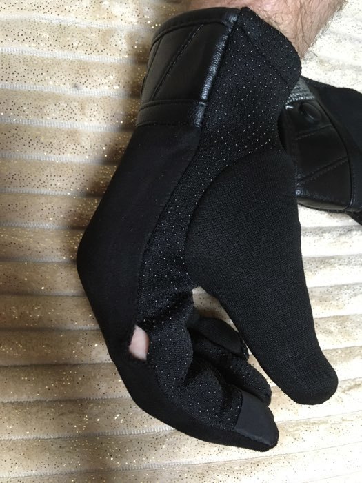 Фотография покупателя товара Перчатки мужские, безразмерные, с утеплителем, для сенсорных экранов, цвет чёрный - Фото 2