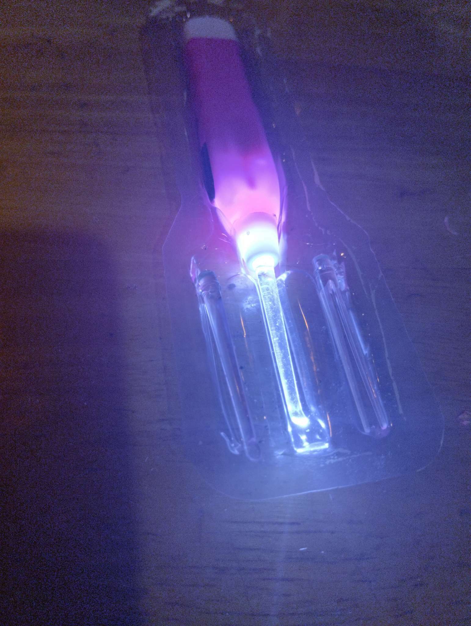 Фотография покупателя товара Палочка для чистки ушей Luazon LES-03, LED-подсветка, 3 насадки, от батареек (в комплекте) - Фото 3