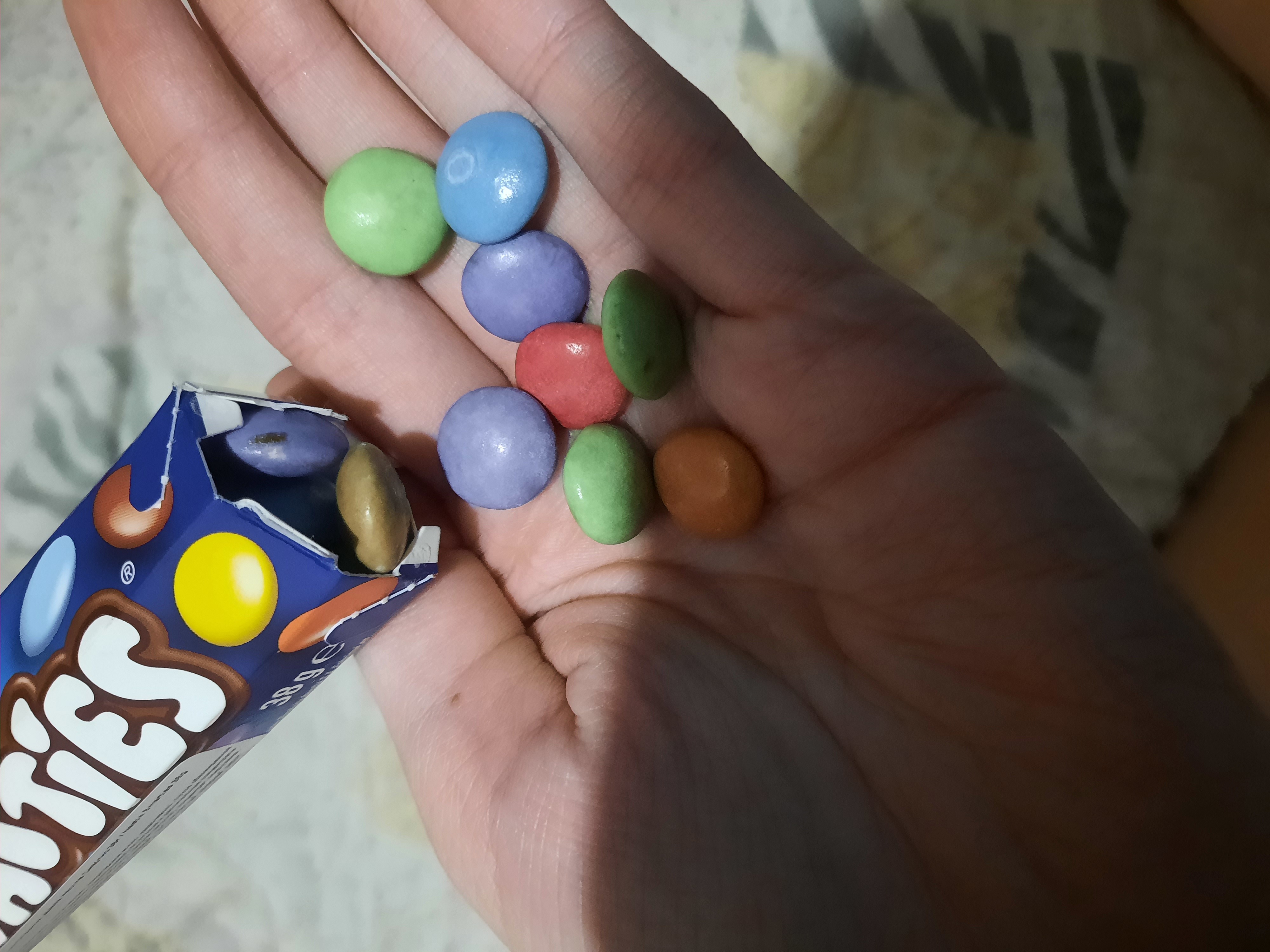 Фотография покупателя товара Драже шоколадное Nestle Smarties, в цветной глазури, 38 г - Фото 1