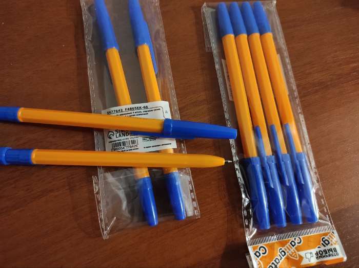 Фотография покупателя товара Набор ручек шариковых 4 штуки, стержень 0,7 мм, синий, корпус оранжевый с синим колпачком