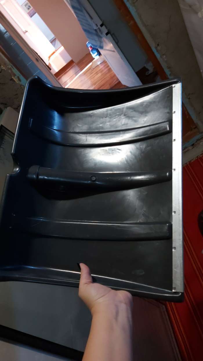Фотография покупателя товара Ковш лопаты пластиковый, 365 × 480 мм, с алюминиевой планкой, тулейка 32 мм - Фото 1