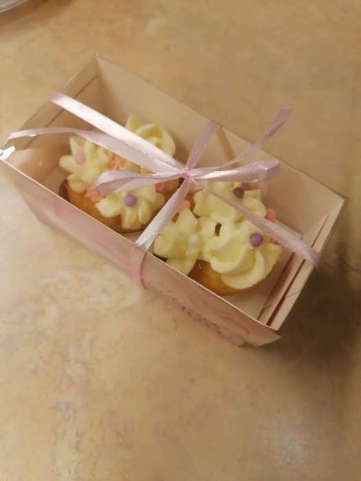 Фотография покупателя товара Коробка для капкейка, кондитерская упаковка, 2 ячейки «Только любовь», 16 х 8 х 7.5 см - Фото 3
