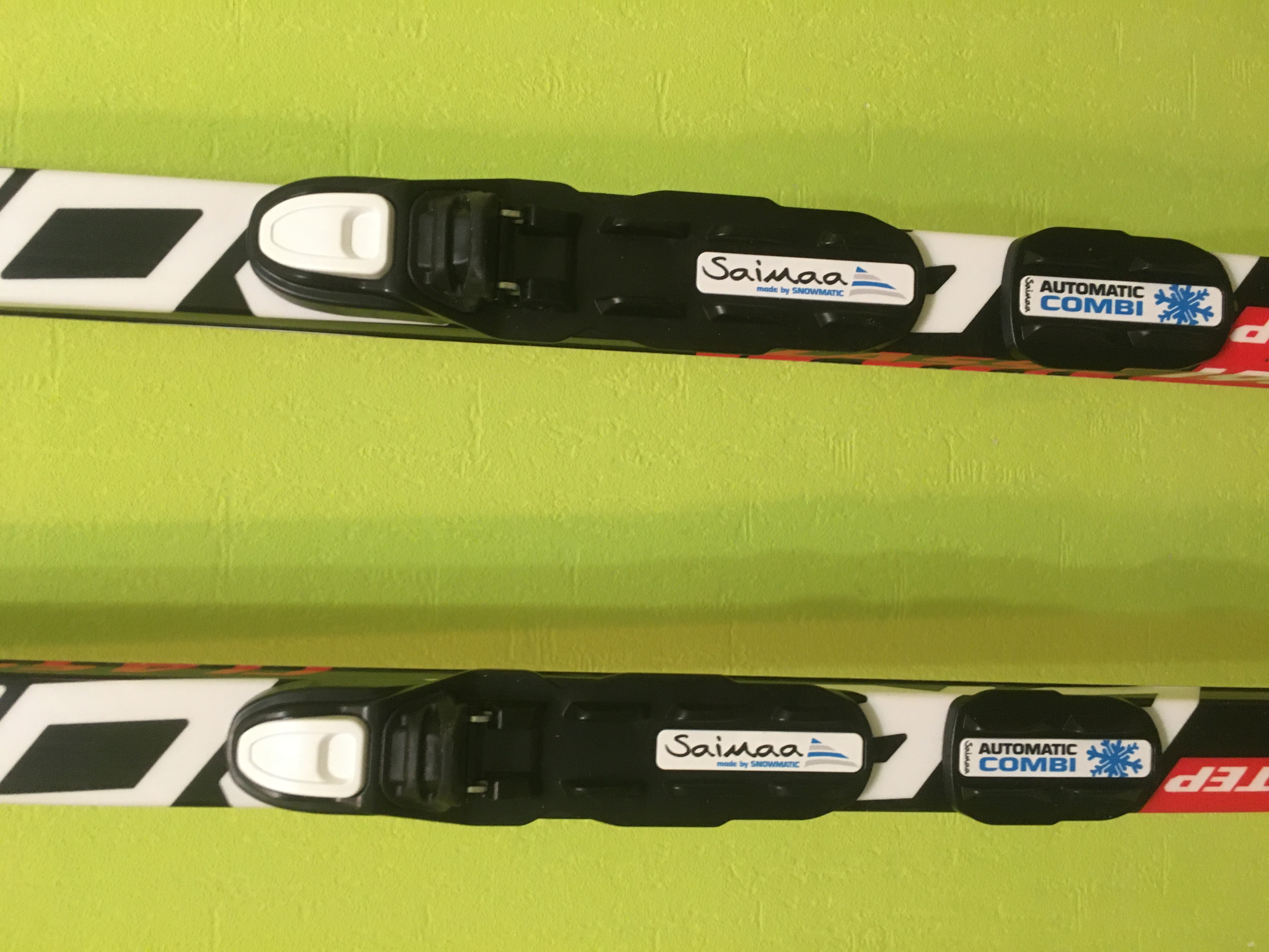 Фотография покупателя товара Комплект лыжный: пластиковые лыжи 190 см с насечкой, стеклопластиковые палки 150 см, крепления NNN, цвета МИКС - Фото 4