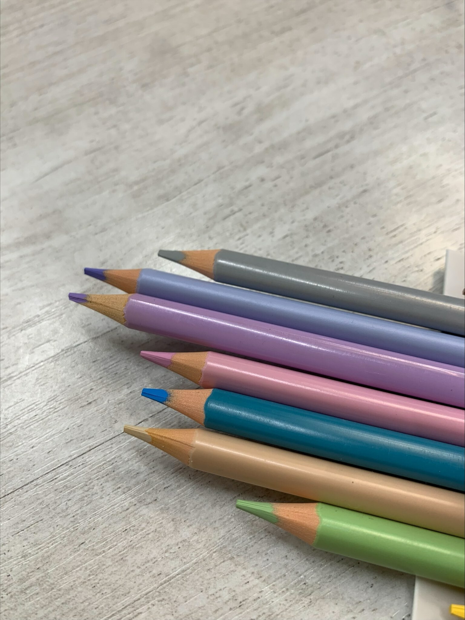 Фотография покупателя товара Цветные карандаши пастельные, 12 цветов, трехгранные, Минни Маус и Единорог - Фото 2