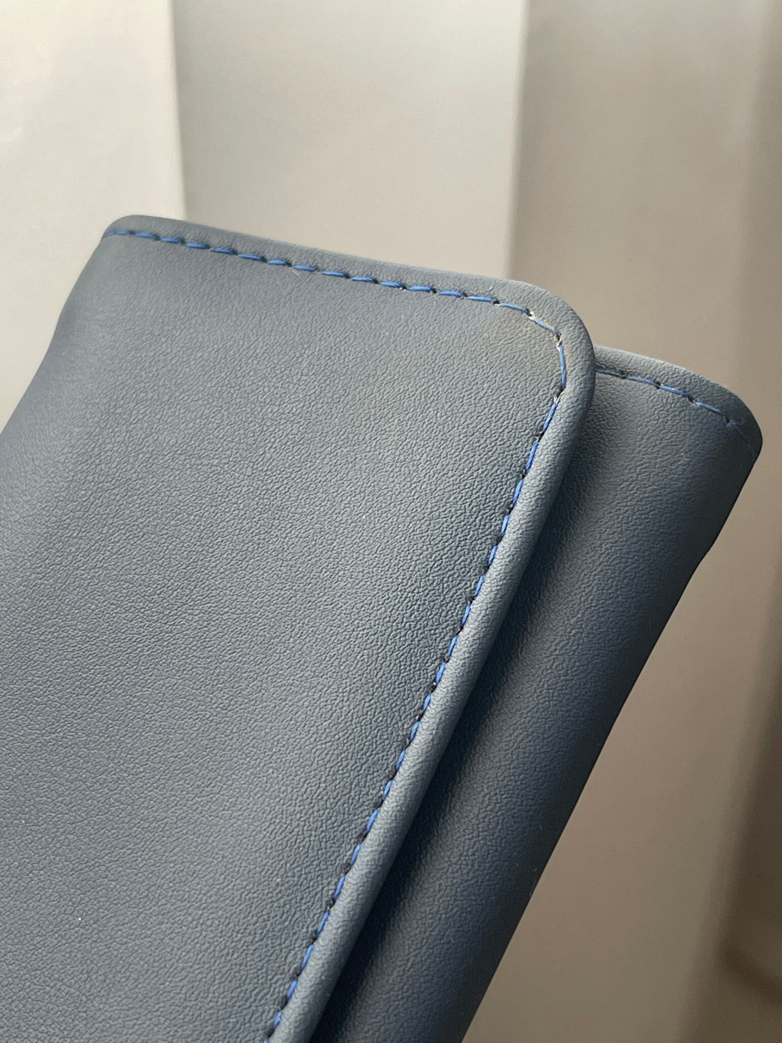 Фотография покупателя товара Кошелёк женский на кнопке, 19×2×9 см, однотонный, чёрный - Фото 1