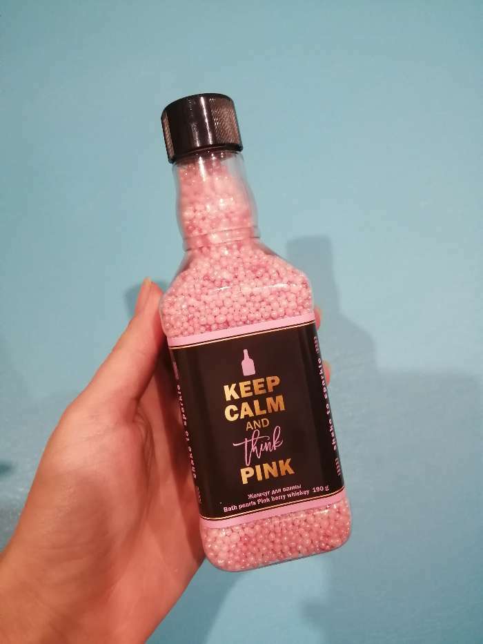 Фотография покупателя товара Соляной жемчуг для ванны во флаконе виски Keep calm and think pink 190 г, аромат ягоды - Фото 2