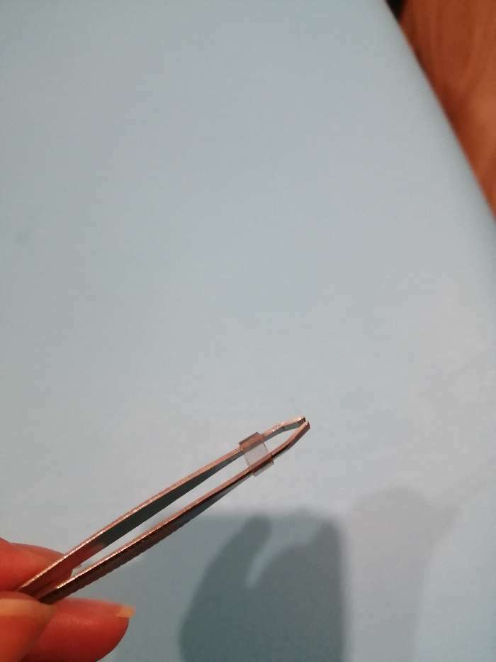 Фотография покупателя товара Пинцет прямой, узкий, 8,5 см, цвет серебристый - Фото 2
