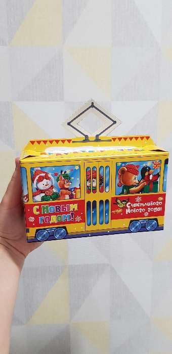 Фотография покупателя товара Подарочная коробка "Весёлый трамвайчик", 11,6 х 17 х 7,5 см - Фото 2