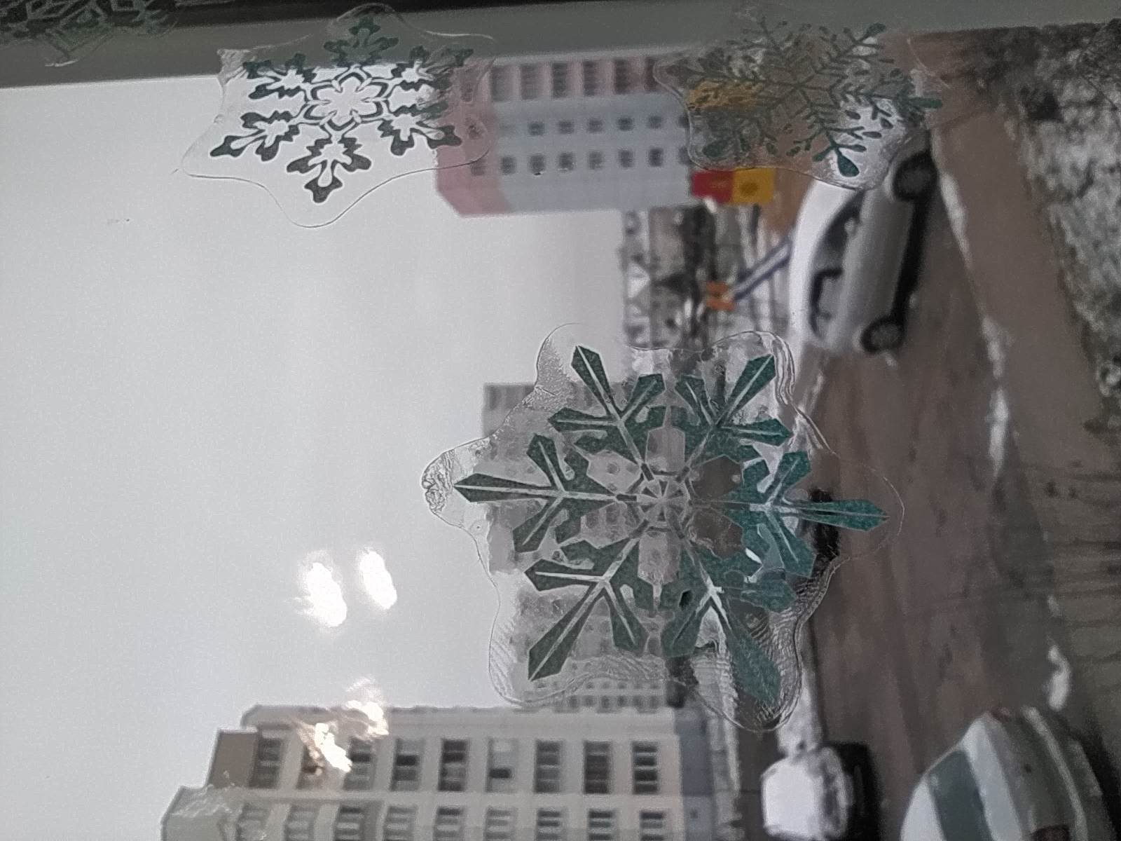 Фотография покупателя товара Наклейка интерьерная  «Сверкающие снежинки», 21х29.7 см - Фото 3