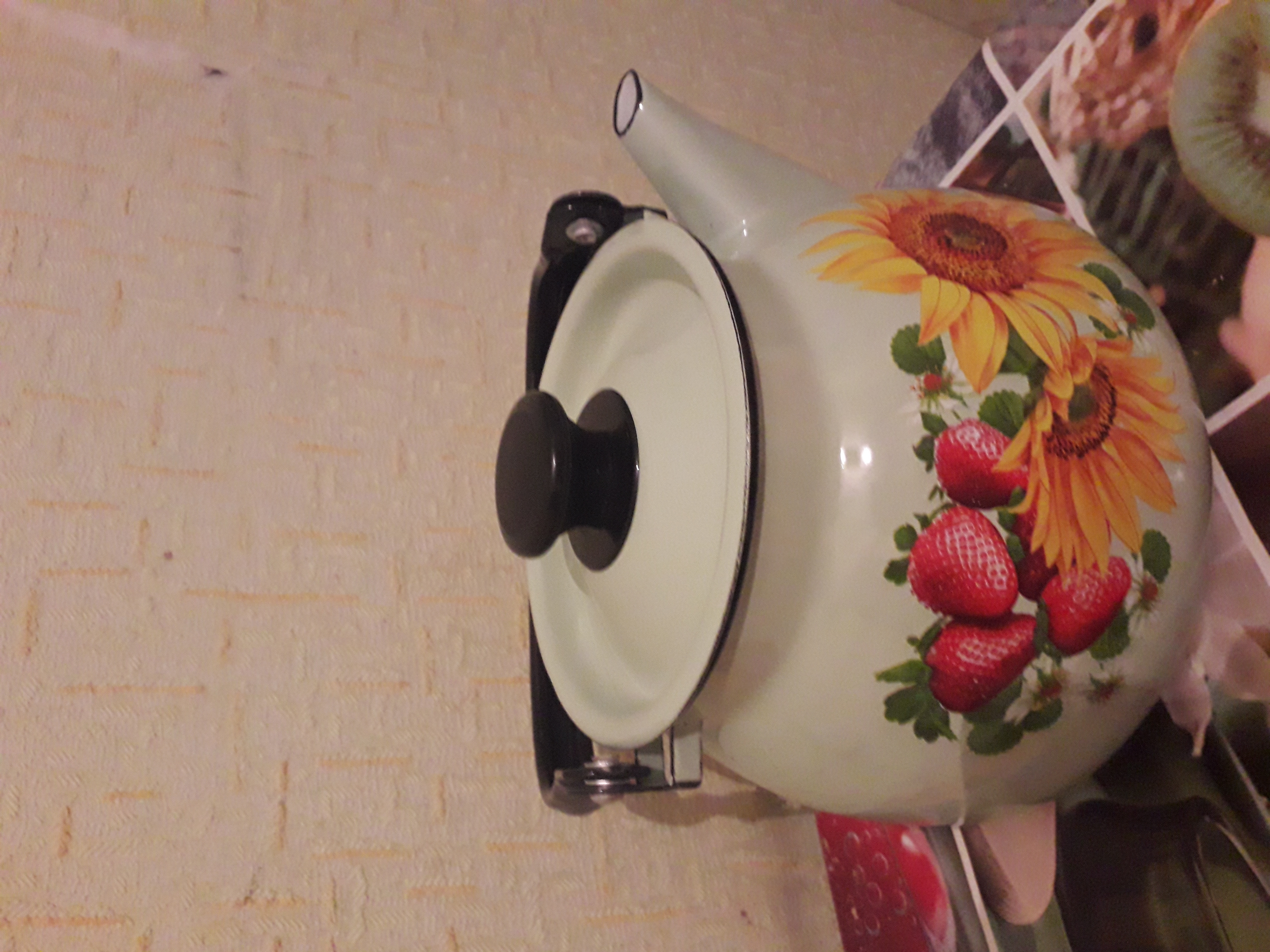 Фотография покупателя товара Чайник сферический, 3 л, индукция, деколь МИКС, цвет салатовый