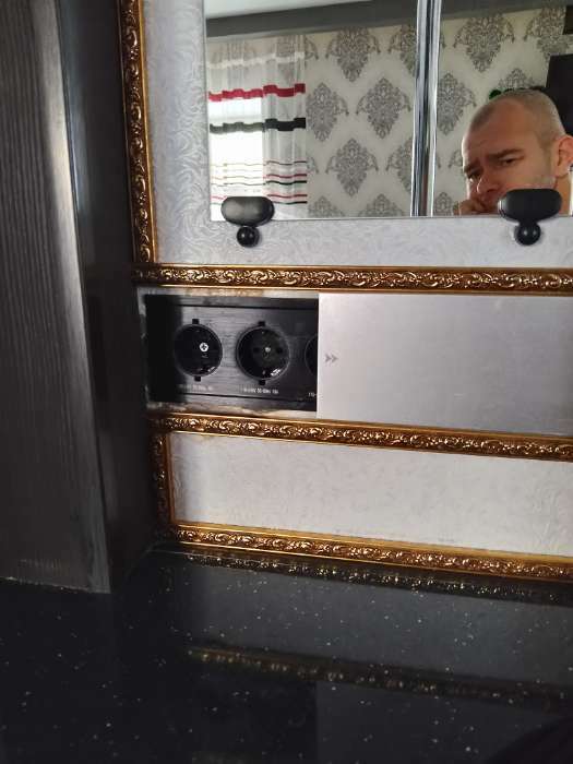 Фотография покупателя товара Блок розеточный в стол, сдвижная крышка, 10 А, 3 розетки, провод 1.8 м, чёрный - Фото 2