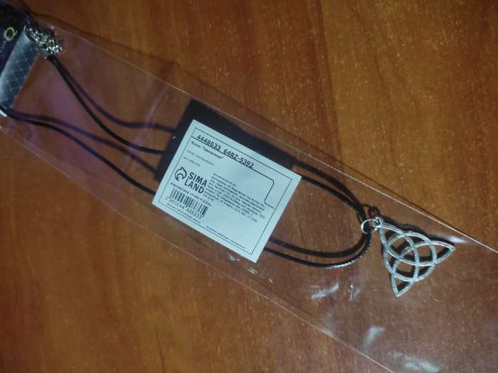 Фотография покупателя товара Кулон на шнурке «Трилистник», цвет чернёное серебро на чёрном шнурке, 42 см - Фото 1