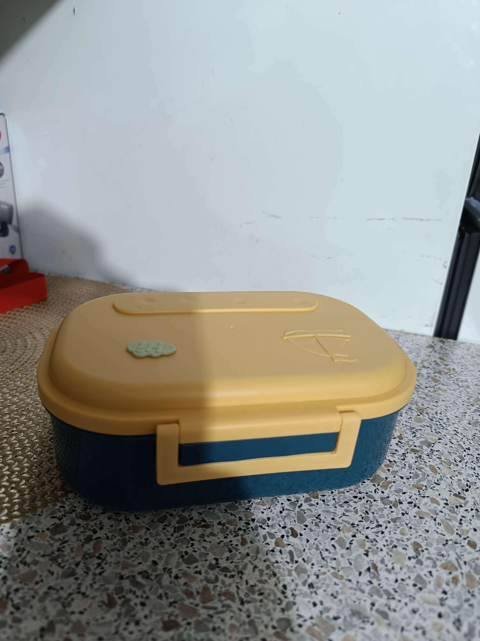 Фотография покупателя товара Ланч - бокс в школу, контейнер для еды, 1.05 л, с ложкой, 20×15×7.5 см, пластик, синий - Фото 1