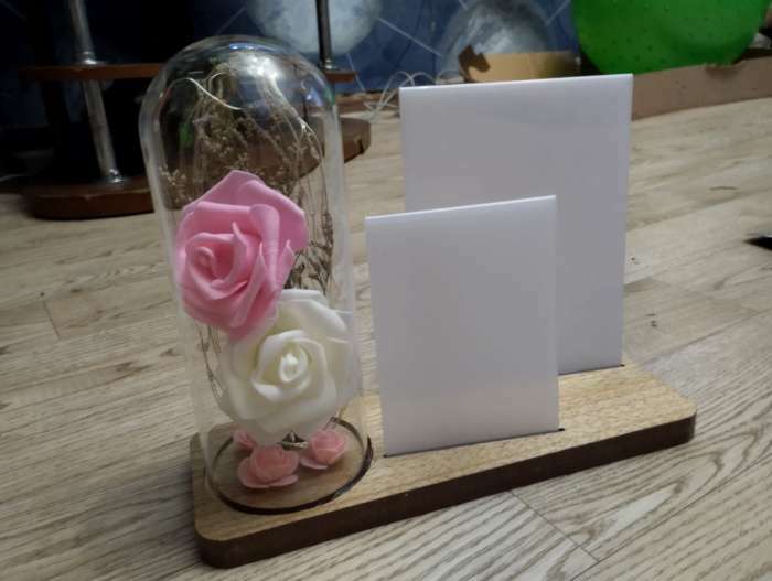 Фотография покупателя товара Фоторамка для 2 фото 9×13, 13×18 см с подсветкой «Розы в колбе», USB, 9×25×20.5 см - Фото 1