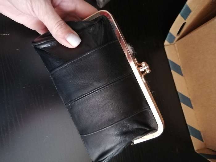 Фотография покупателя товара Косметичка на фермуаре, 2 отдела, наружный карман, цвет чёрный - Фото 4