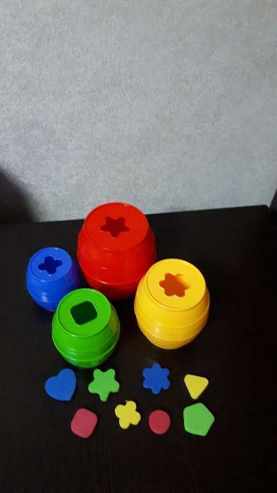 Фотография покупателя товара Матрёшка «Бочонок логический»: 4 матрёшки-бочонка и геометрические фигуры, цвета МИКС