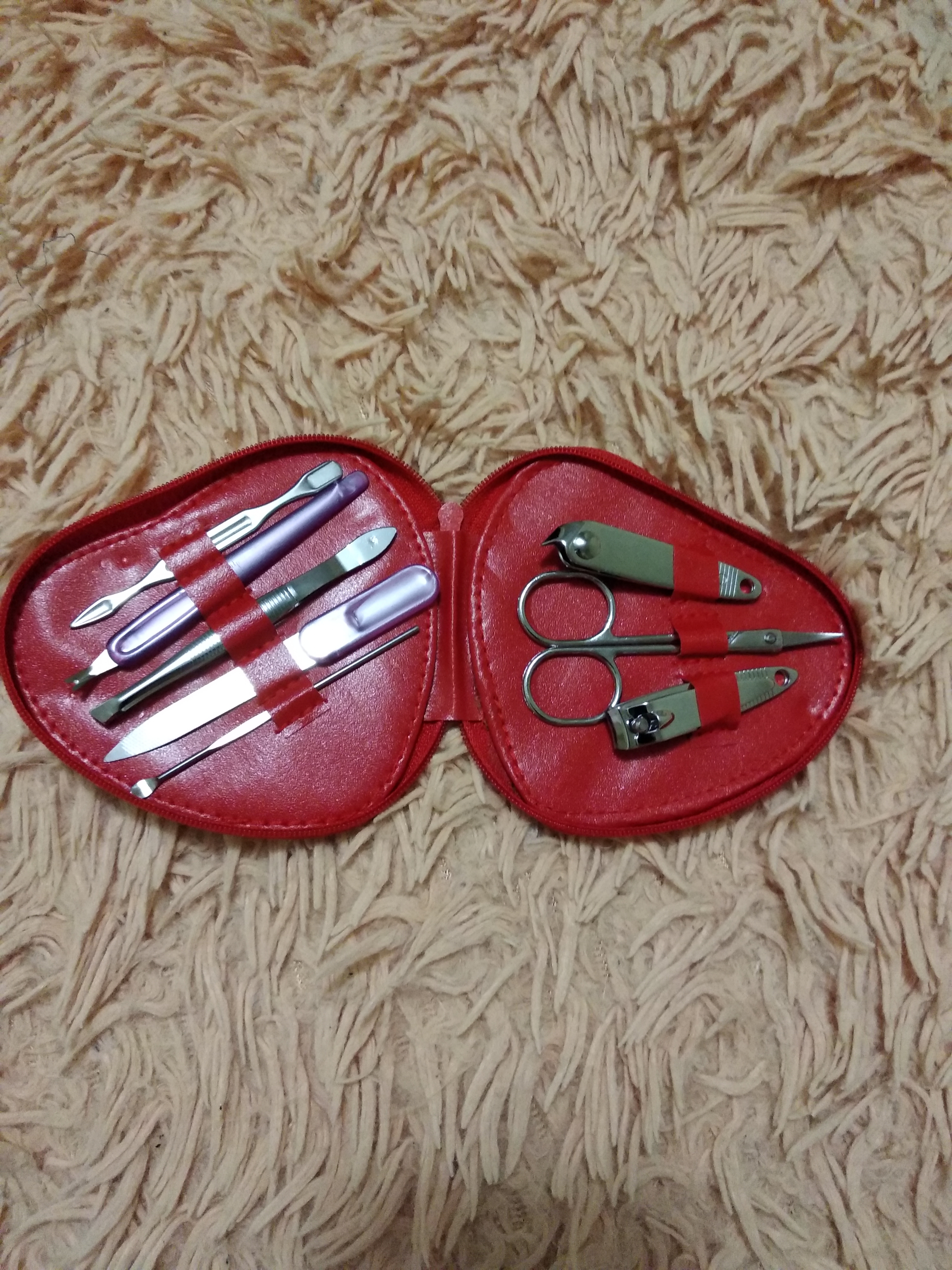 Фотография покупателя товара Набор маникюрный, 8 предметов, в футляре, цвет красный