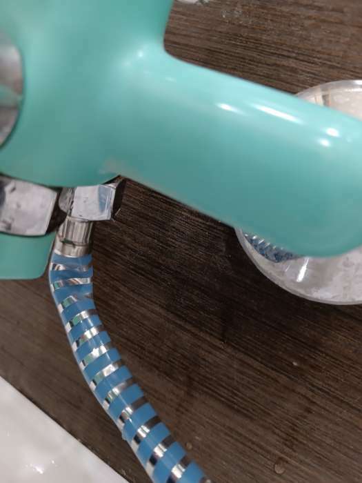 Фотография покупателя товара Душевой шланг ZEIN Z05PB, 150 см, с пластиковой конусообразной гайкой, ПВХ, голубой