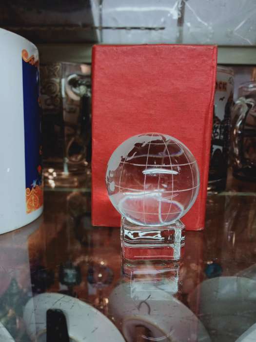 Фотография покупателя товара Фигурка стекло «Глобус на подставке», 5.2×4×4 см - Фото 1