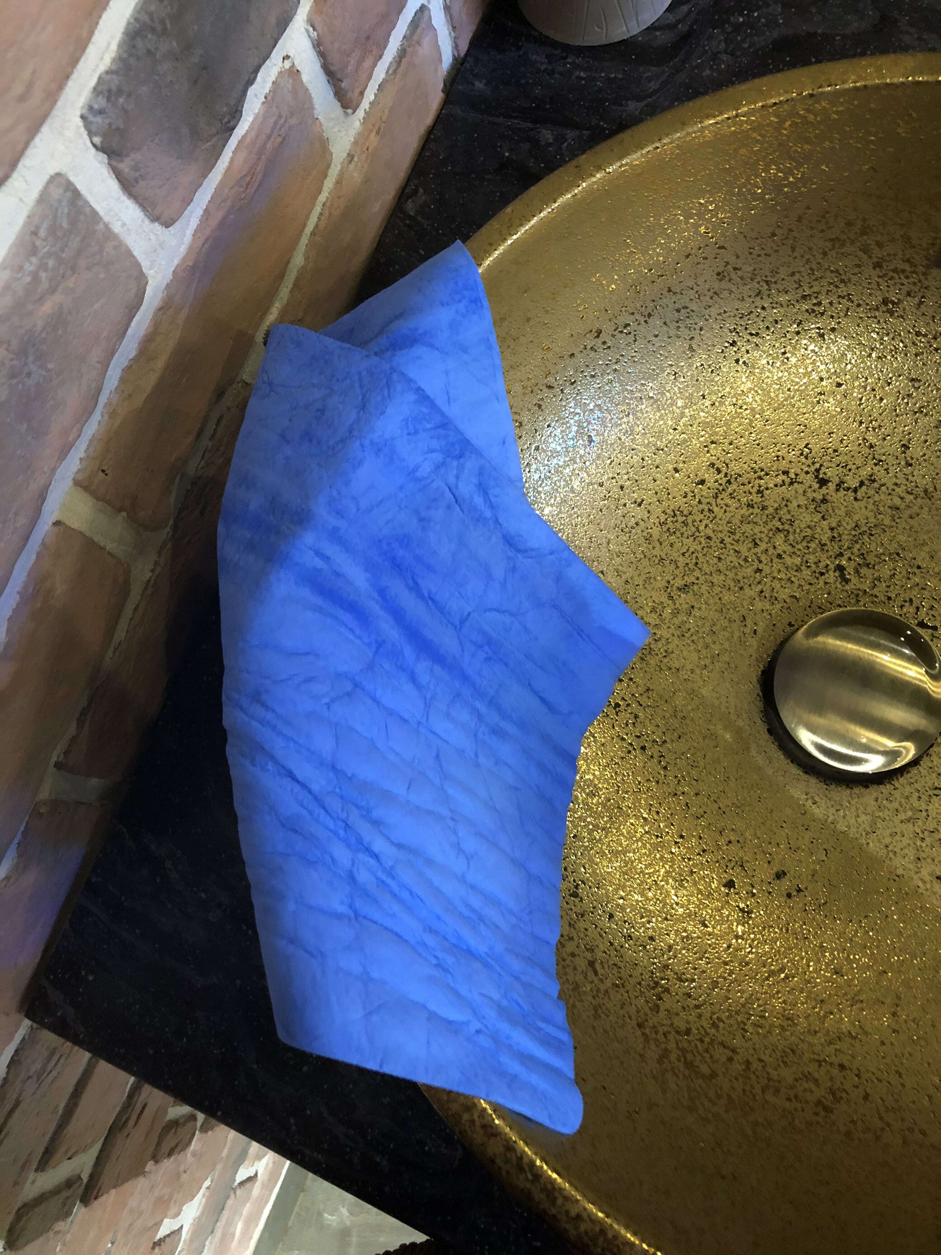 Фотография покупателя товара Замша протирочная Grand Caratt 43×32 см, ультравпитывающая в тубе, синяя