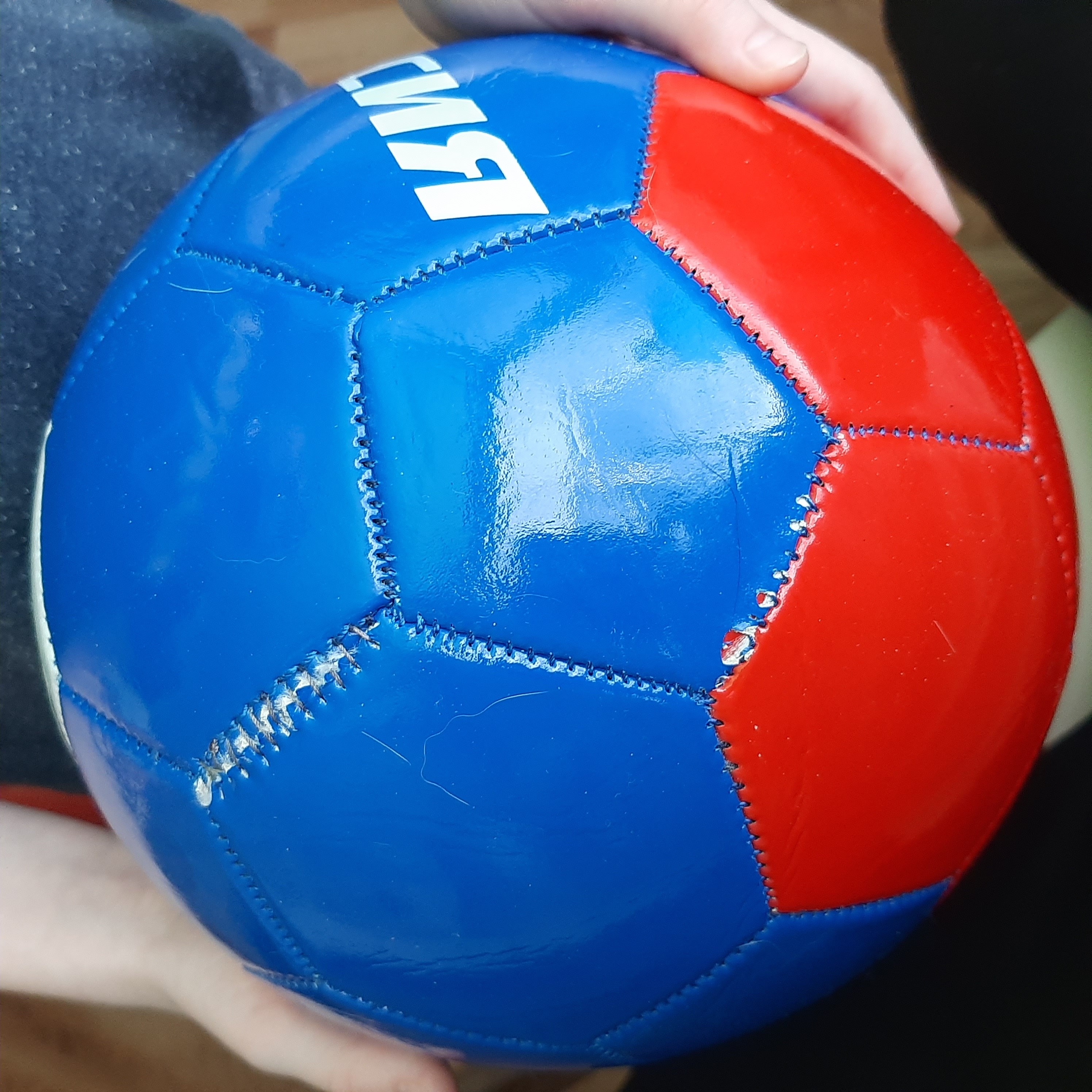 Фотография покупателя товара Мяч футбольный ONLYTOP «Россия», PVC, машинная сшивка, 32 панели, р. 5 - Фото 6