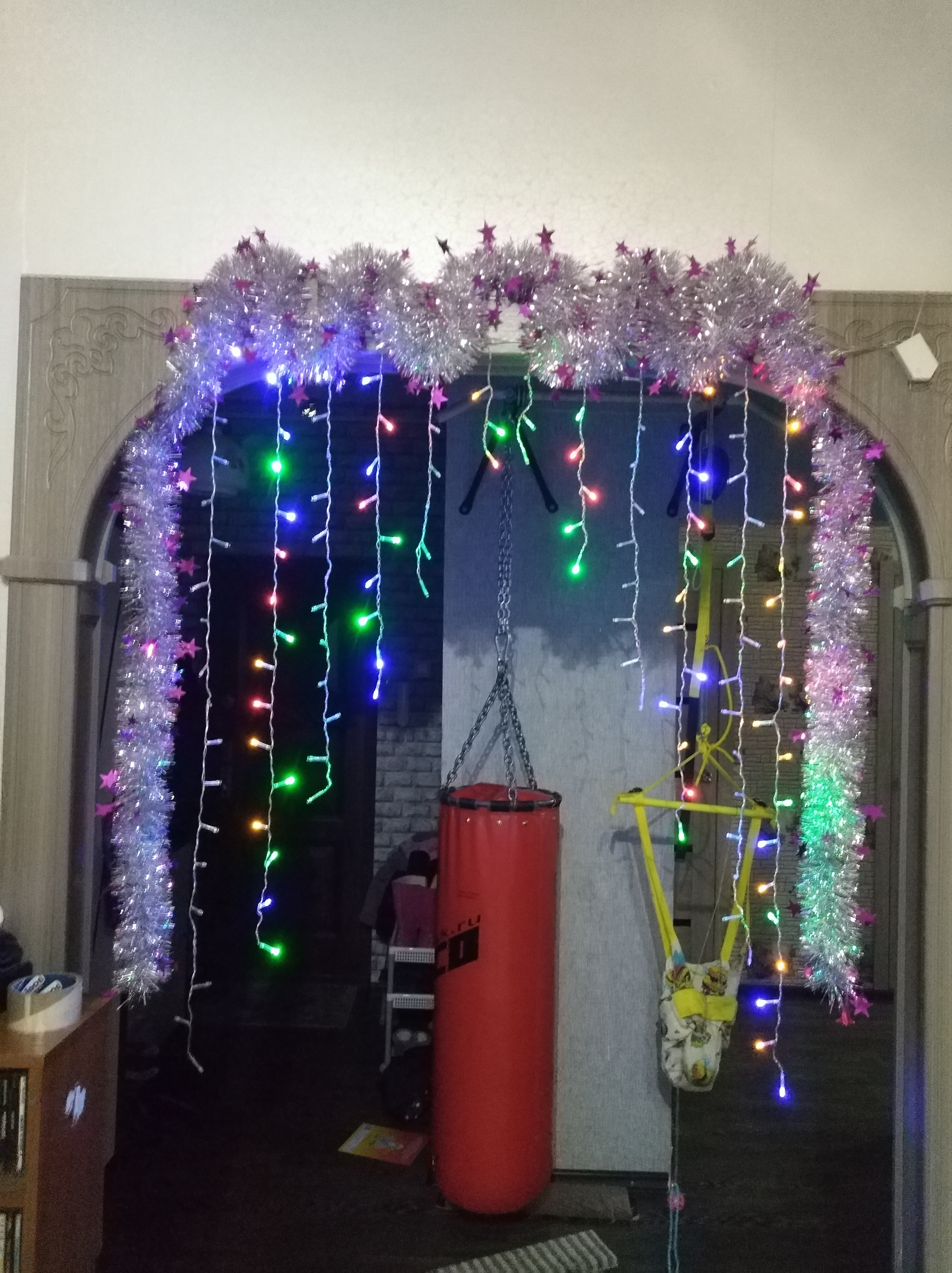 Фотография покупателя товара Гирлянда «Бахрома-арка» 1 × 1 м, IP20, прозрачная нить, 126 LED, свечение тёплое белое, 8 режимов, 220 В - Фото 7