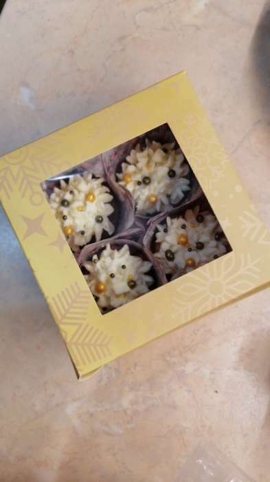 Фотография покупателя товара Упаковка на 4 капкейков с окном "Новогодний градиент", 16 х 16 х 10 см