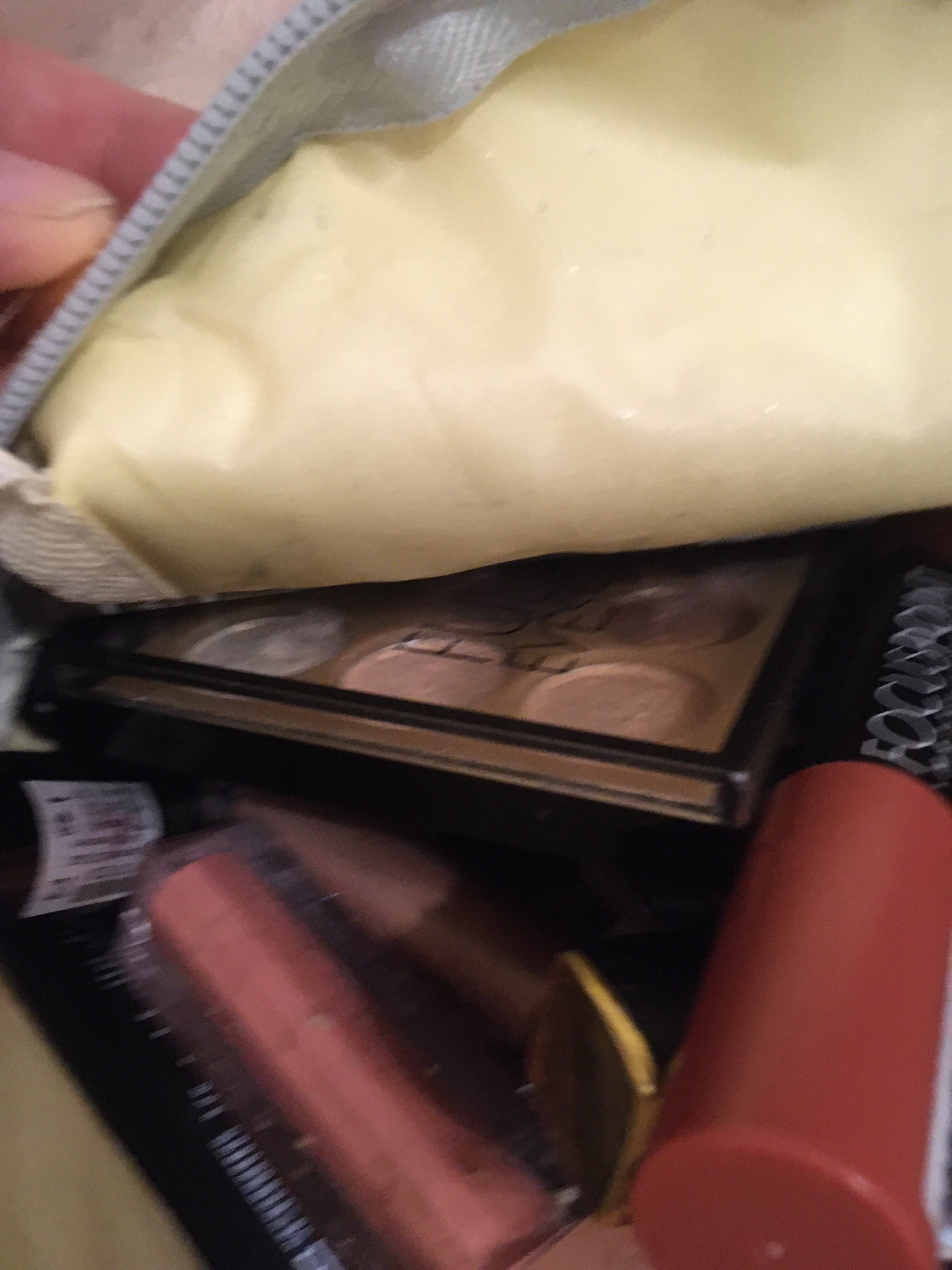 Фотография покупателя товара Косметичка дорожная, отдел на молнии, с ручкой, цвет серебро - Фото 1