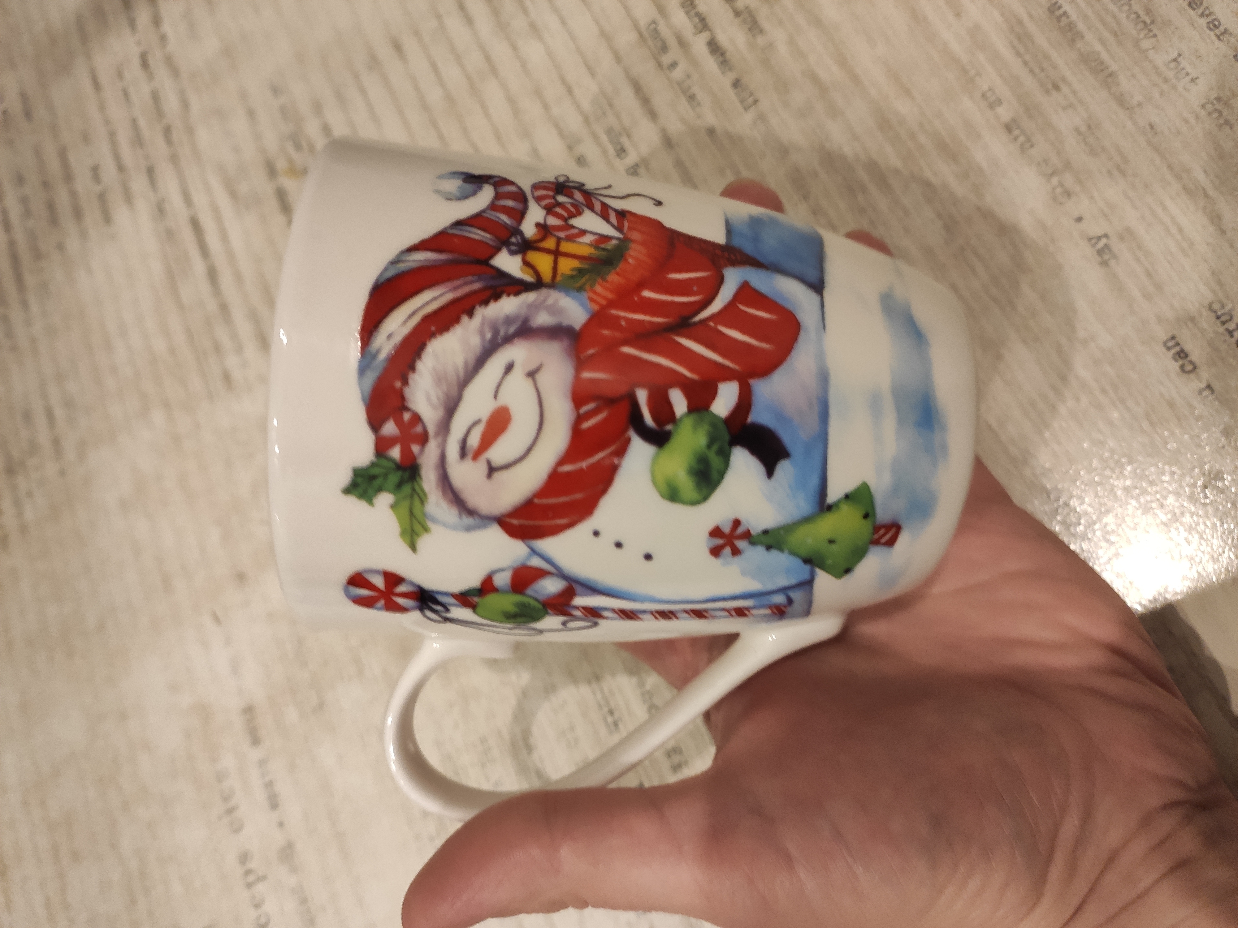Фотография покупателя товара Кружка фарфоровая Доляна «Довольный снеговик», 350 мл, цвет белый - Фото 4