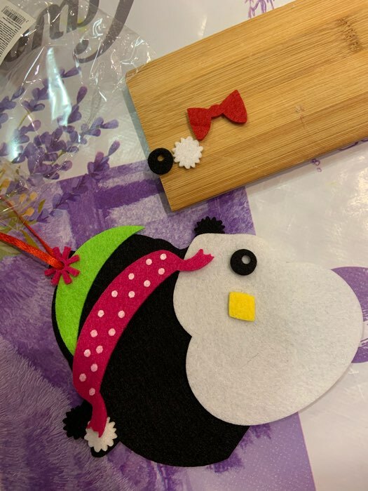 Фотография покупателя товара Набор для творчества - создай ёлочное украшение из фетра «Пингвин в шапочке» - Фото 9