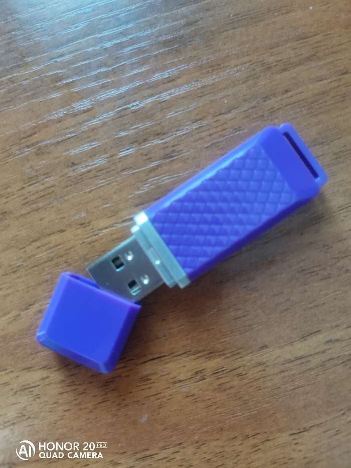 Фотография покупателя товара Флешка Smartbuy Quartz series Violet, 32 Гб, USB2.0, чт до 25 Мб/с, зап до 15 Мб/с, фиолет. - Фото 2