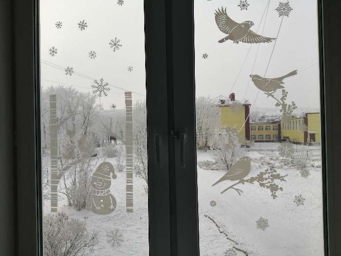Фотография покупателя товара Наклейка для окон «Зимние птички» , многоразовая, 33 × 50 см - Фото 6