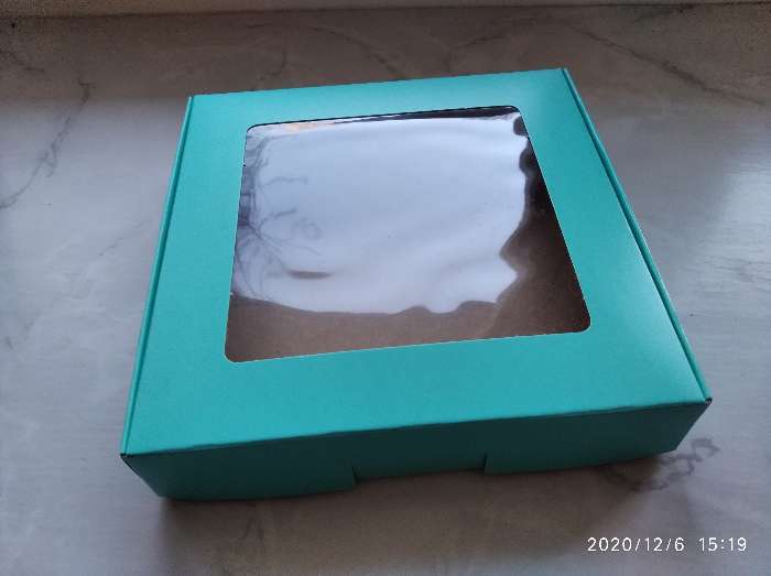 Фотография покупателя товара Коробка самосборная, с окном, золотая, 16 х 16 х 3 см - Фото 6