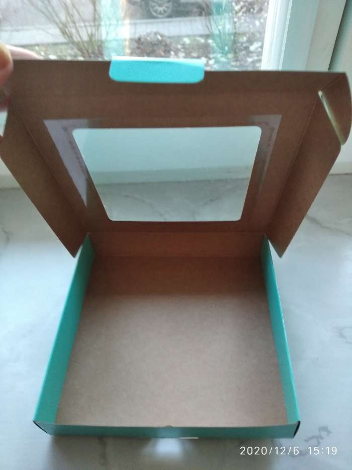 Фотография покупателя товара Коробка самосборная, с окном, золотая, 16 х 16 х 3 см - Фото 5