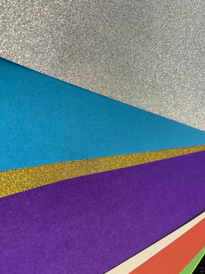 Фотография покупателя товара Цветная бумага с блестками, А4, 12 листов, 12 цветов, немелованная, двусторонняя, в папке, 80 г/м², «Человек-паук» - Фото 5