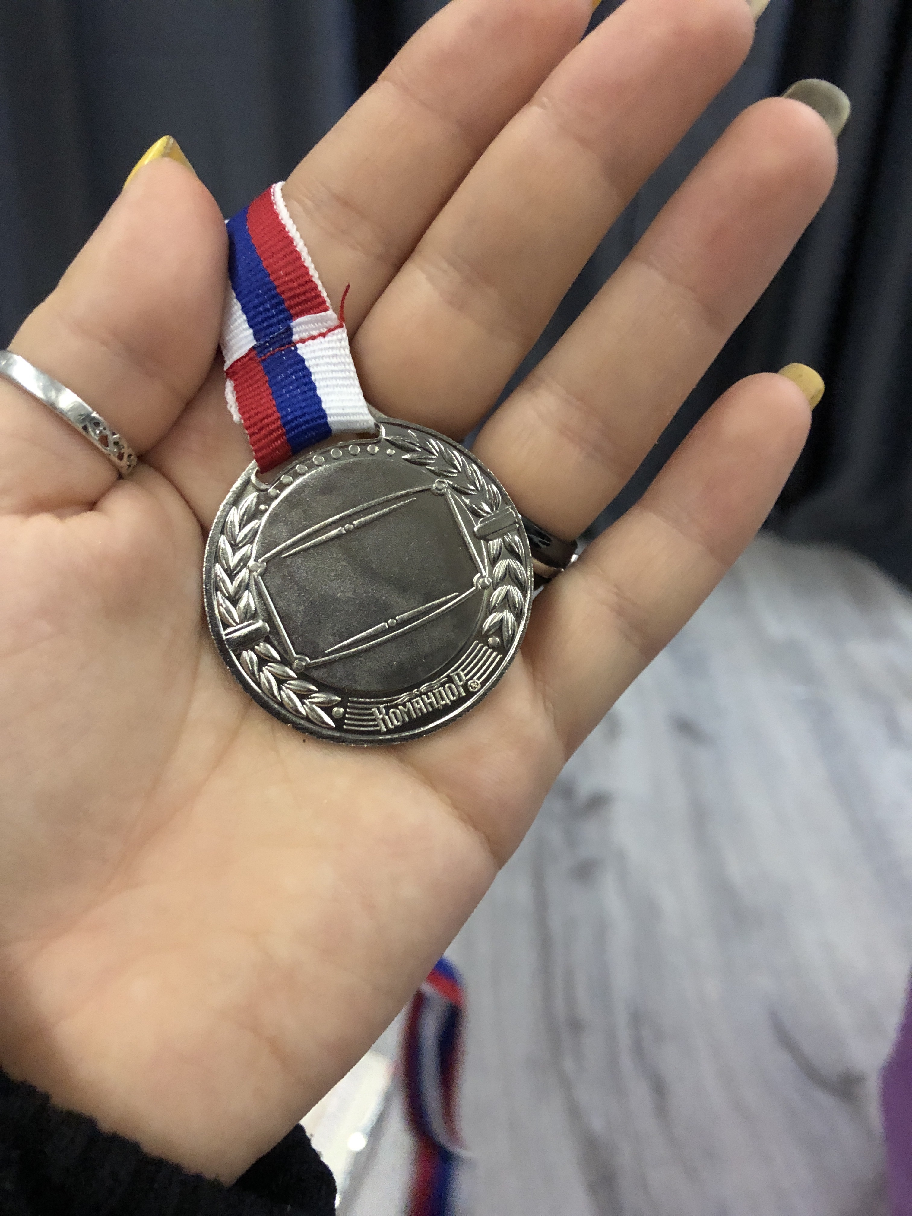 Фотография покупателя товара Медаль призовая 043, d= 4 см. 2 место. Цвет серебро. С лентой